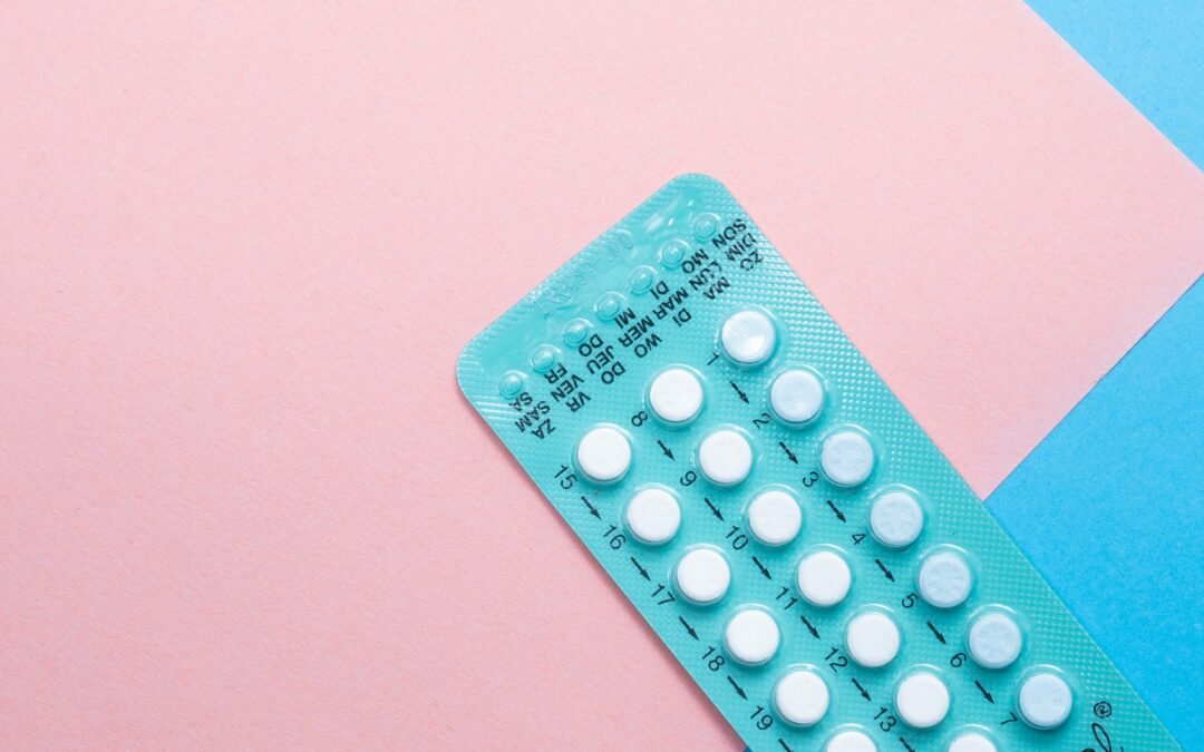 Diferença entre Anticoncepcionais e Terapia Hormonal na Menopausa